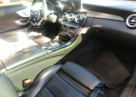 2017 Mercedes-Benz C 300 4Matic z USA, uszkodzony, nr VIN WDDWJ4KB2HF441236